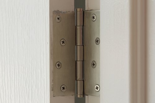 https://www.handymanconnection.net/ann-arbor/wp-content/uploads/sites/8/2021/05/shutterstock_297937745.jpg