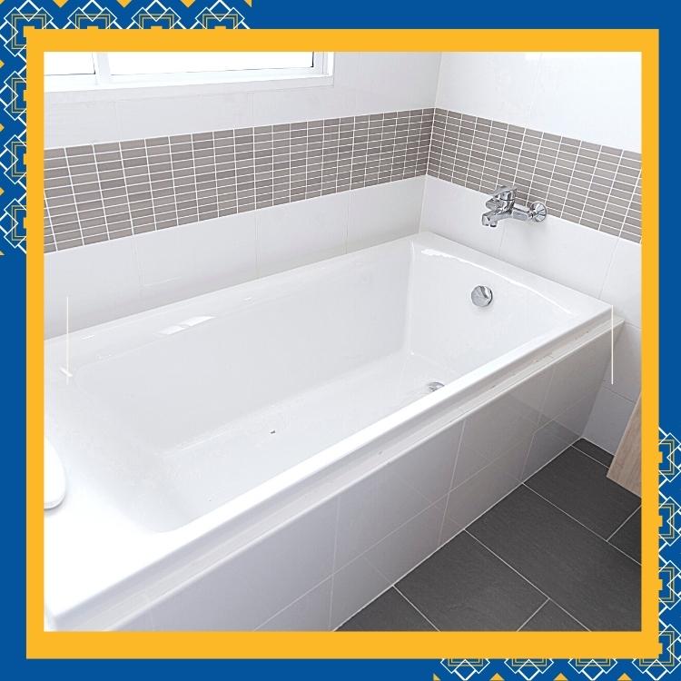 https://www.handymanconnection.net/brantford/wp-content/uploads/sites/12/2021/12/What-To-Consider-When-Choosing-a-New-Bathtub.jpg