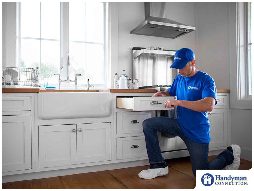 https://www.handymanconnection.net/eden-prairie/wp-content/uploads/sites/18/2021/05/file-15.jpg