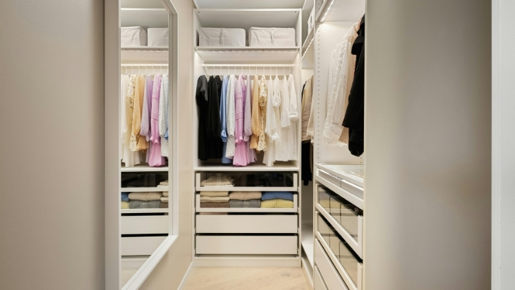 https://www.handymanconnection.net/edmonton/wp-content/uploads/sites/19/2025/12/Closet-Makeover_-Custom-Shelving-Rods-Sliding-Doors.jpg