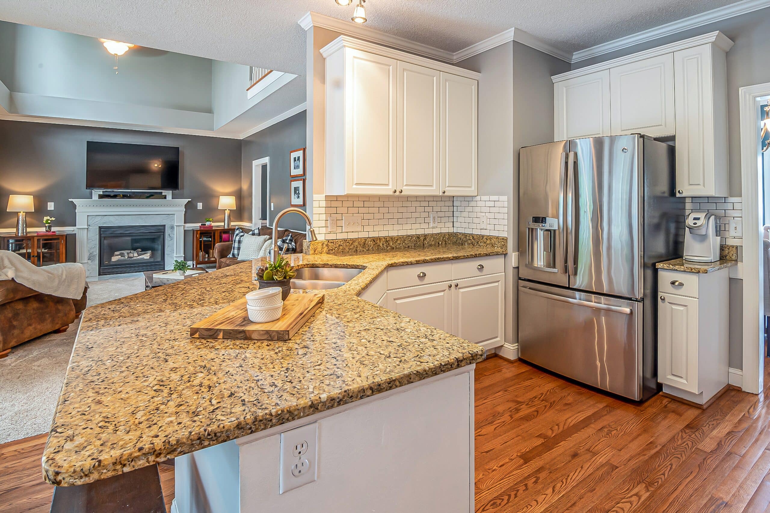 https://www.handymanconnection.net/etobicoke/wp-content/uploads/sites/50/2023/10/counter-top-scaled.jpg