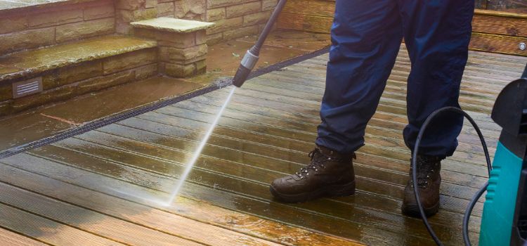 Halton’s Landmark Scene & Deck Maintenance