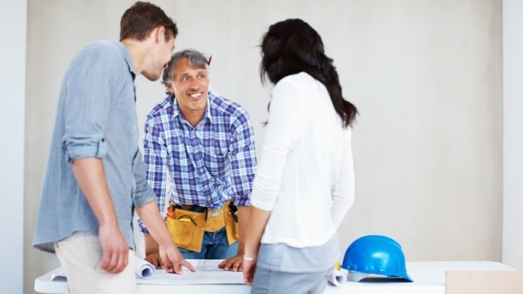 Advantages of Hiring a Handyman for Custom Carpentry Tasks