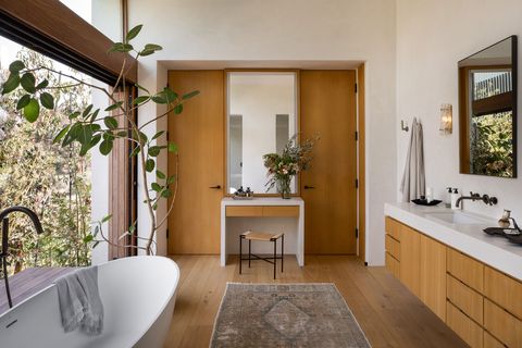 https://www.handymanconnection.net/pasadena/wp-content/uploads/sites/39/2023/01/martha-mulholland-standard-architecture-malibu-house-094-edit-1647617137.jpg