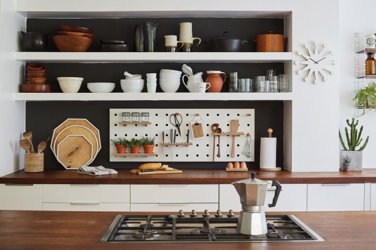 https://www.handymanconnection.net/red-deer/wp-content/uploads/sites/42/2021/06/SmallKitchen2.jpg
