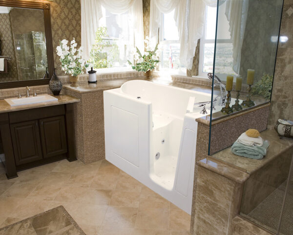 https://www.handymanconnection.net/red-deer/wp-content/uploads/sites/42/2021/06/Walkintub3-e1680624217598.jpg
