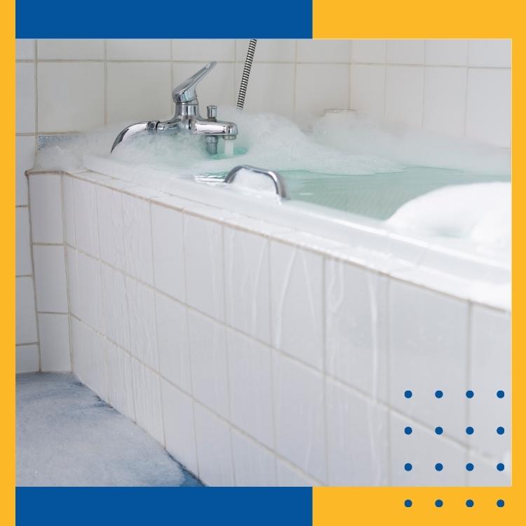 https://www.handymanconnection.net/regina/wp-content/uploads/sites/43/2022/07/Regina-Plumbing-Services-3-Common-Problems-With-Bathtubs.jpg