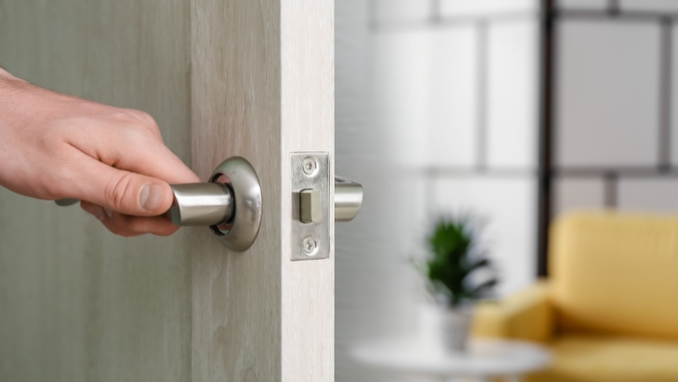https://www.handymanconnection.net/regina/wp-content/uploads/sites/43/2025/11/How-to-Fix-a-Squeaky-Door-Quick-and-Easy-Solutions.jpg