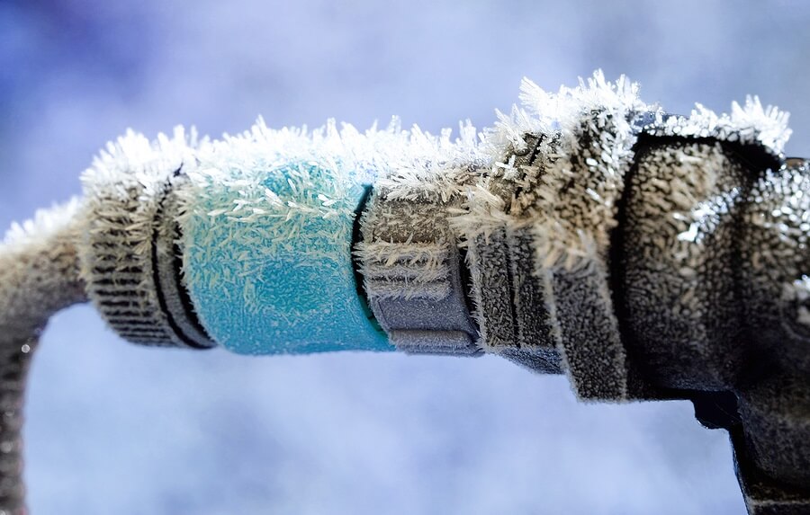 https://www.handymanconnection.net/victoria/wp-content/uploads/sites/52/2021/06/Freezing-Pipe-Prevention.jpg